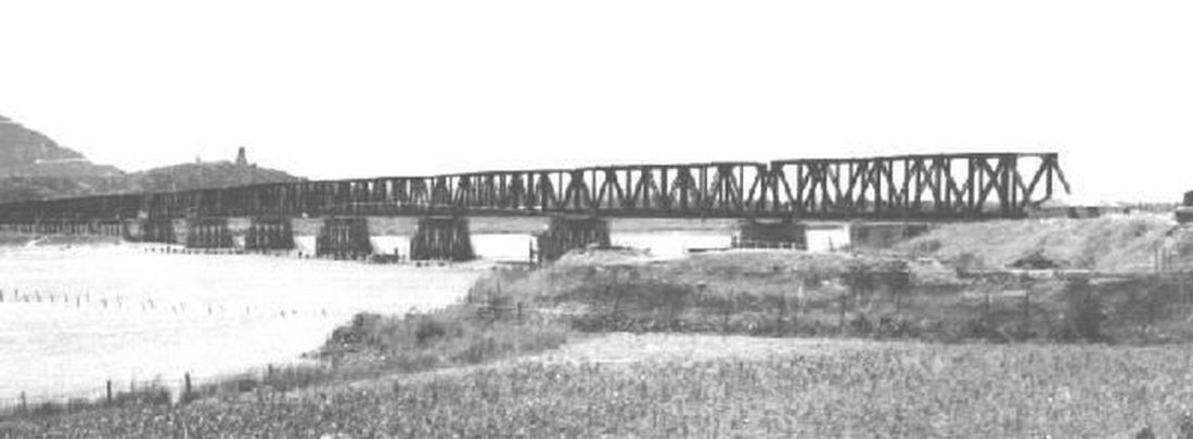 Cầu Đà Rằng thời Pháp thuộc.